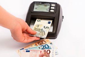 Автоматичний детектор валют: принципи та особливості перевірки грошей